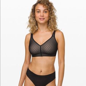 LuluLemon Like nothing bra
